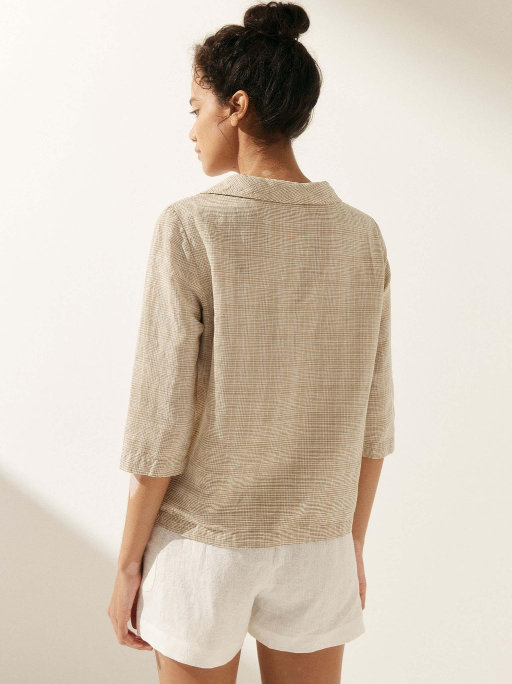 Linen Round Soft-Fold Collar Top LAURA