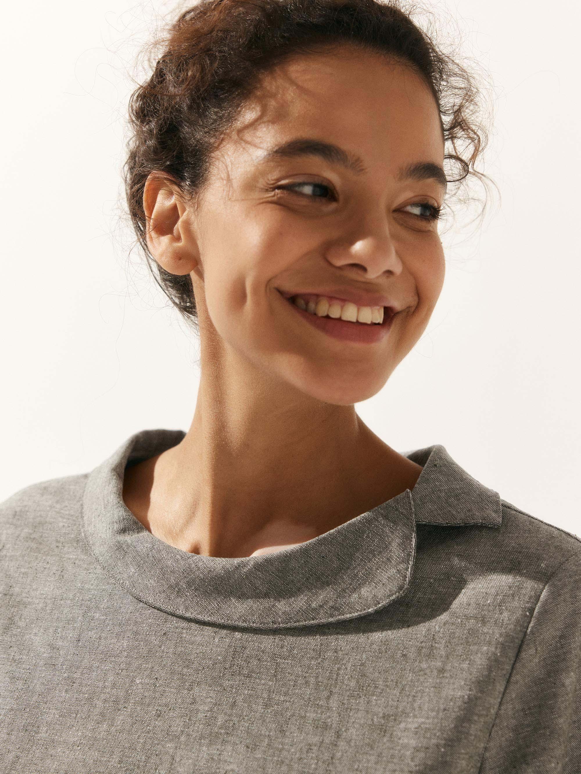 Linen Round Soft-Fold Collar Top LAURA