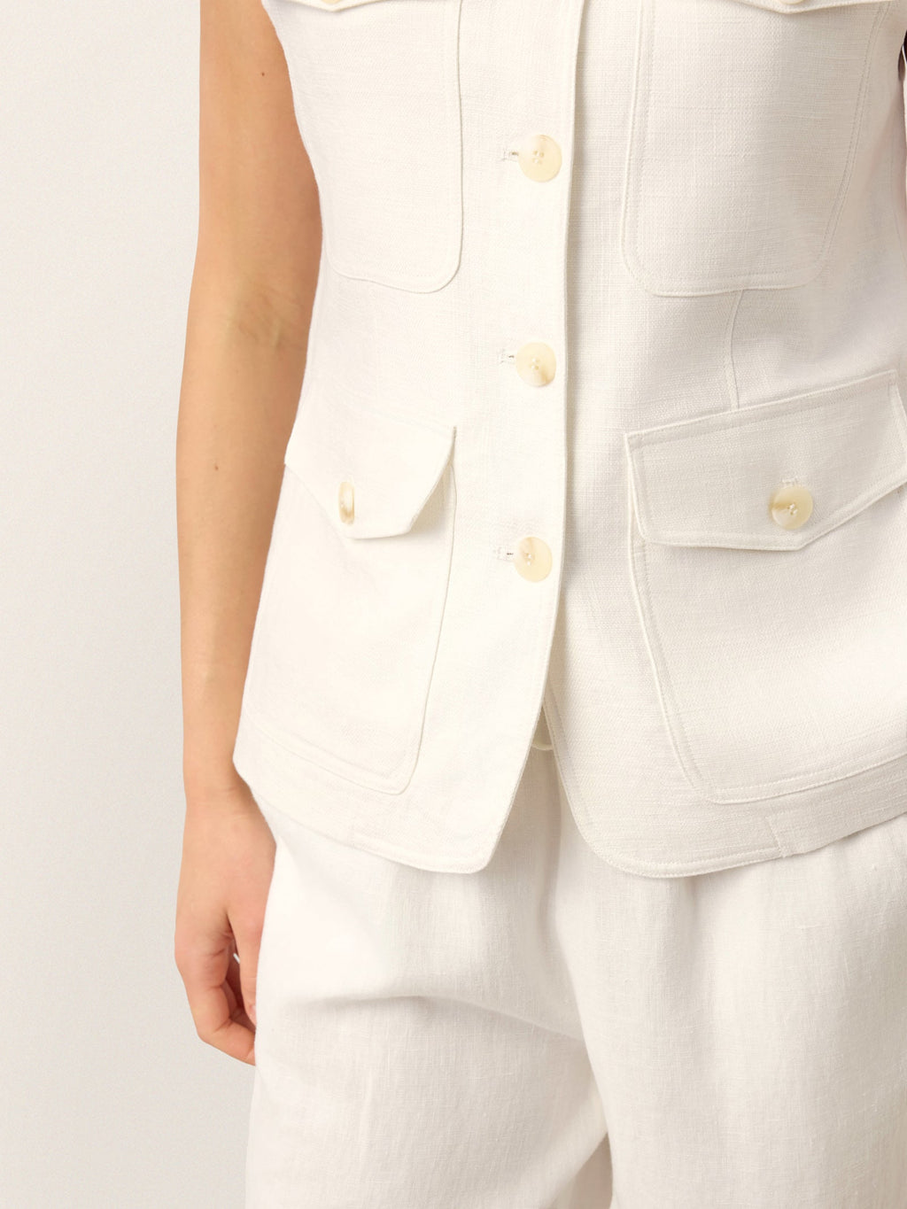 Linen Four-Pocket Tailored Sleeveless Vest COSIMA