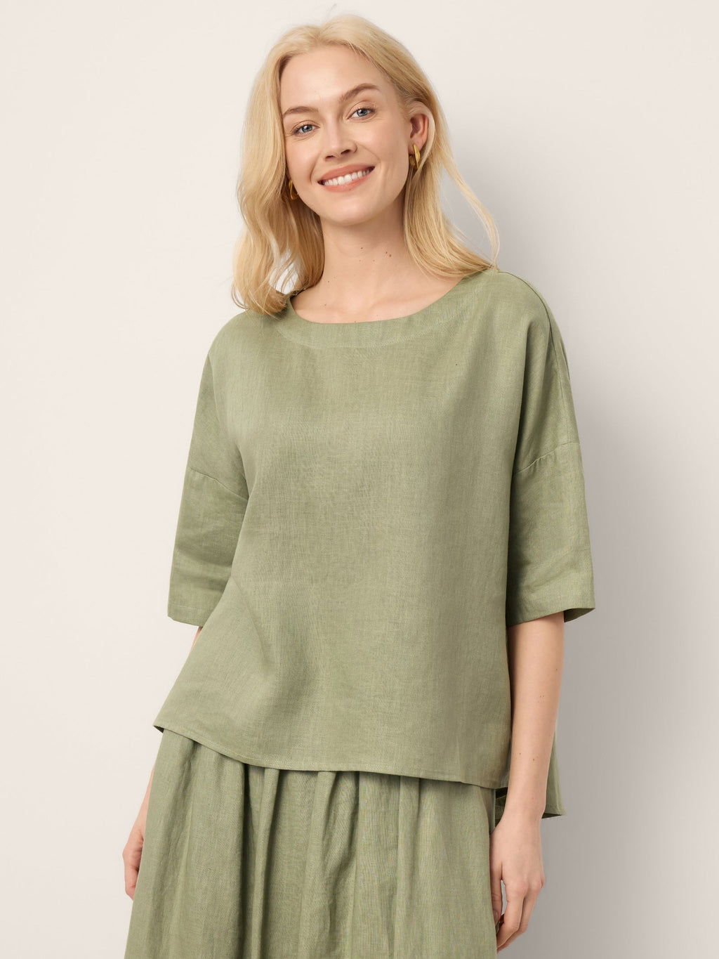 100% Linen Drop Shoulder Shirred Back High-Low Hem Top LINDSEY
