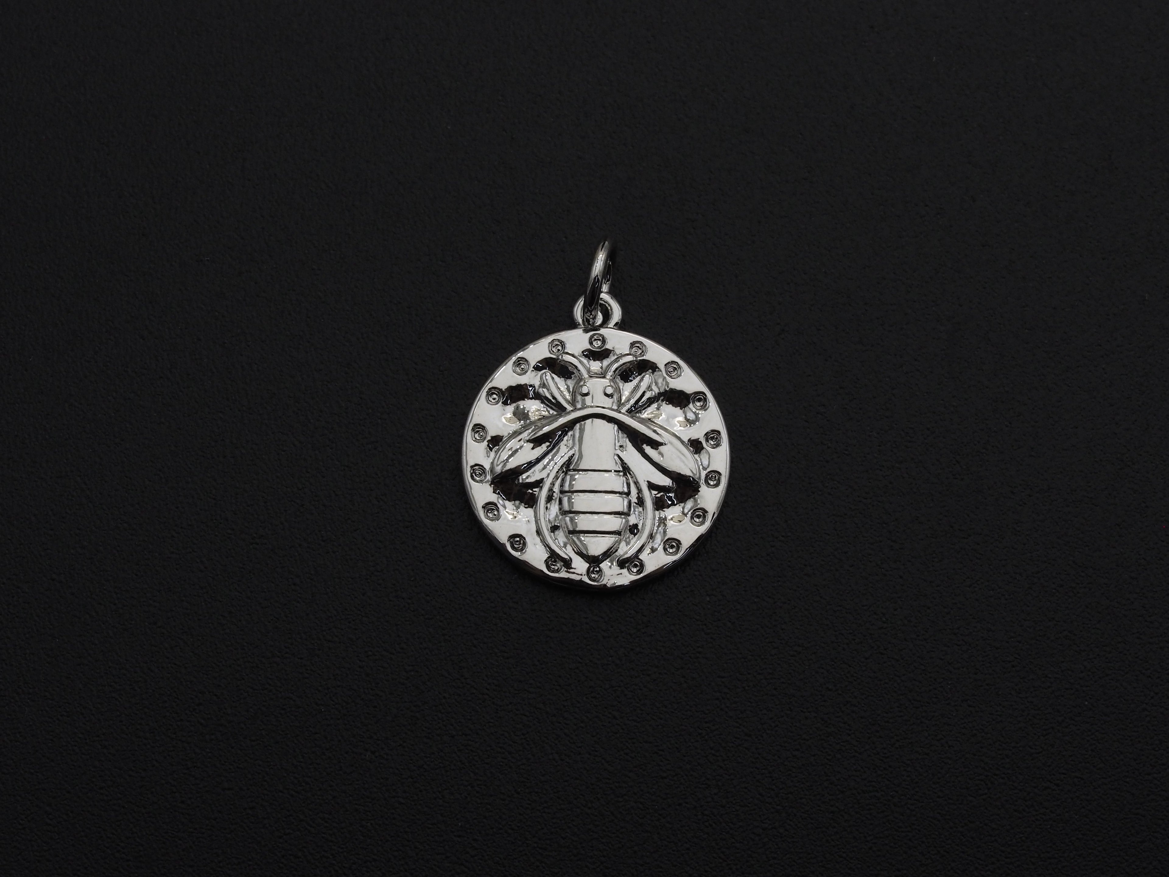 Medallion Insects on Round Coin Pendant, Round Coin Pendant, Gold/Silver Tone, 15X17mm, Sku#Z725