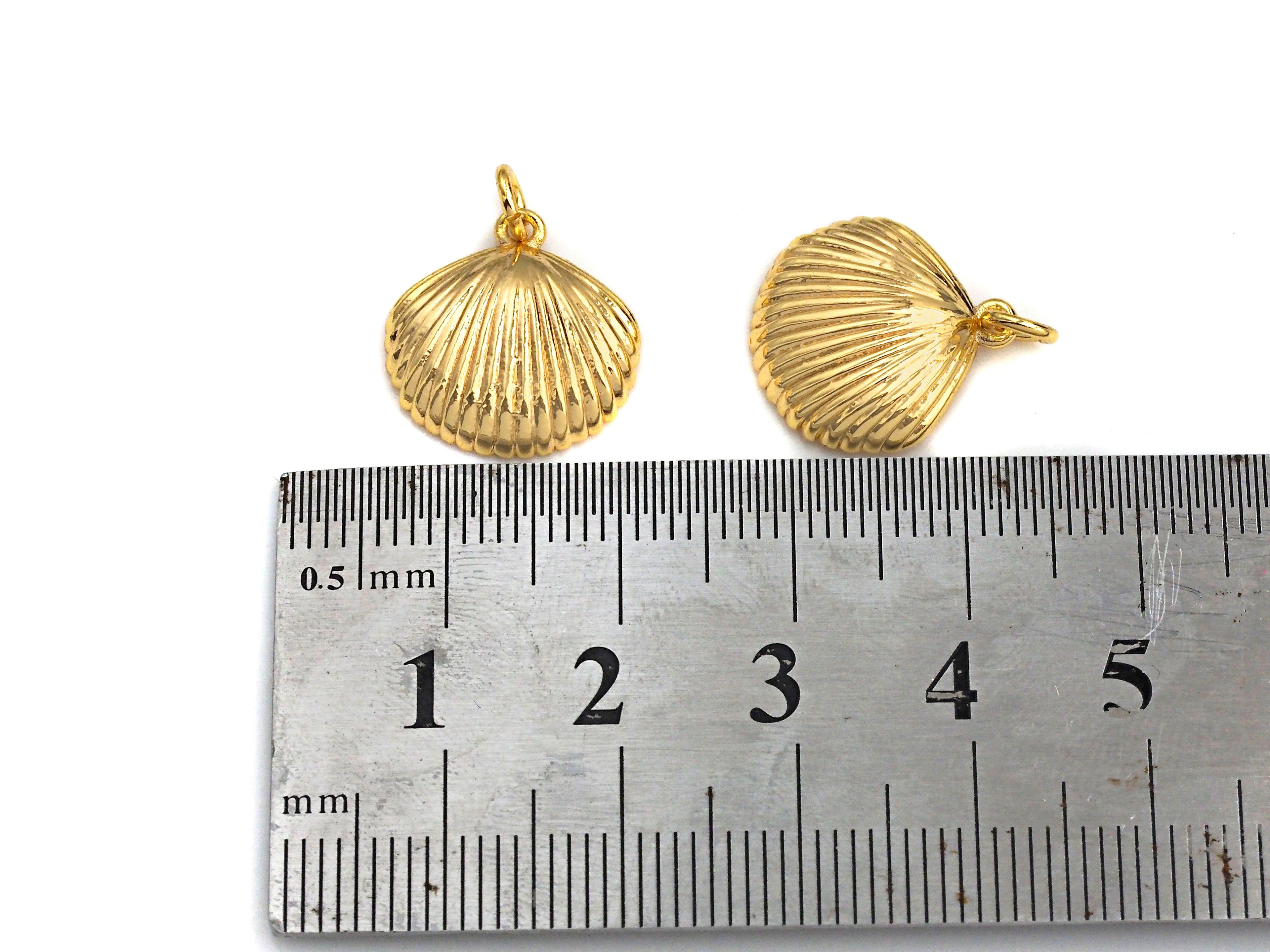 Sea Shell Shaped Pendant/Charm, Gold Scallop Shell Pendant, Beach Jewelry, Shell Jewelry, 15mm,sku#Z696