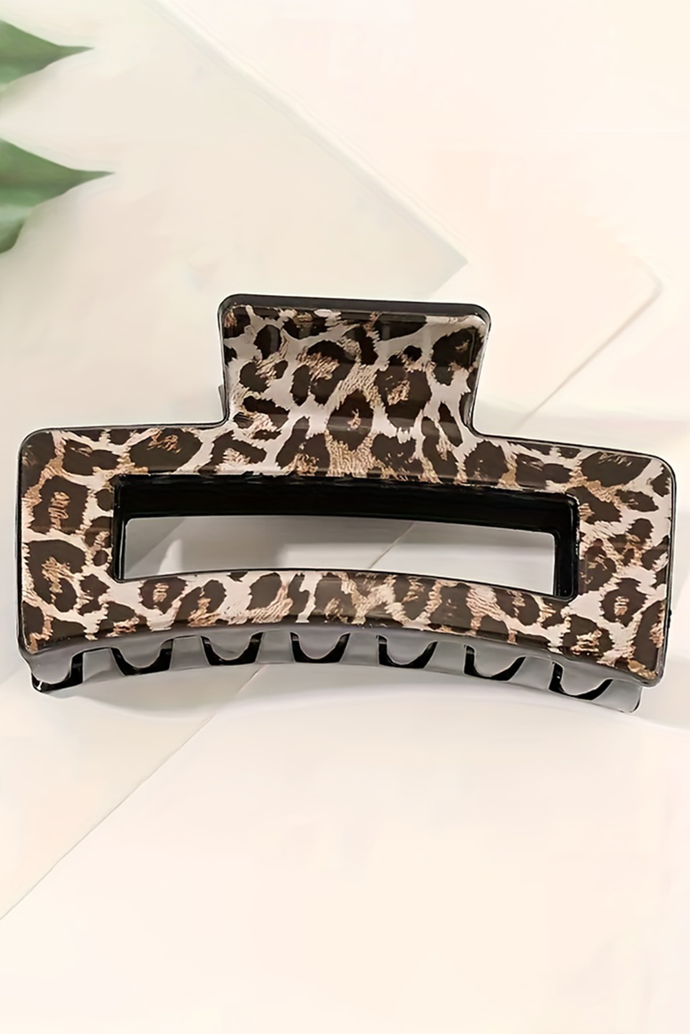 Leila Large Hair Claw Clip-Threaded Pear