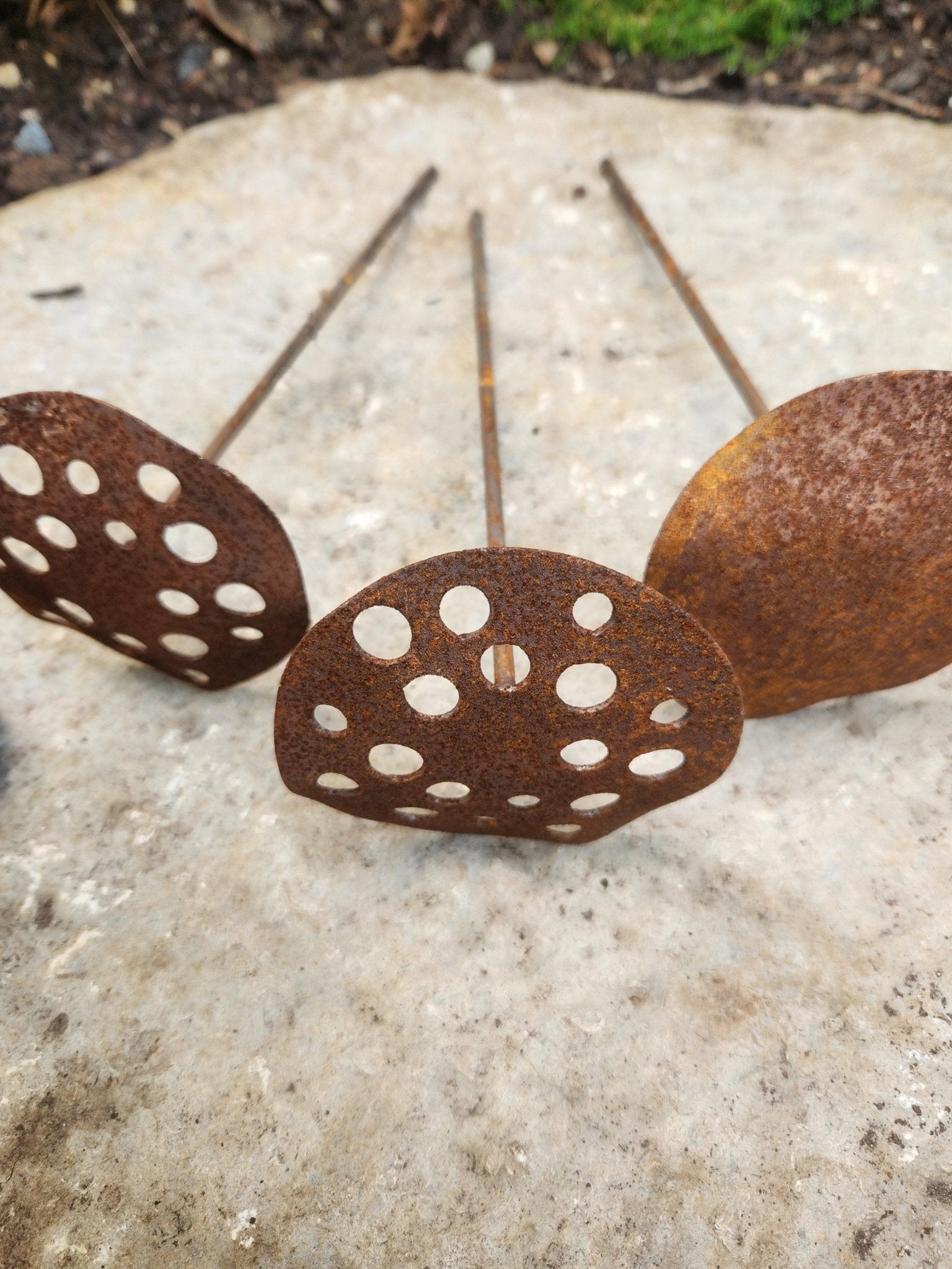 3-Pack Metal Lotus Seed Pod Garden Stakes