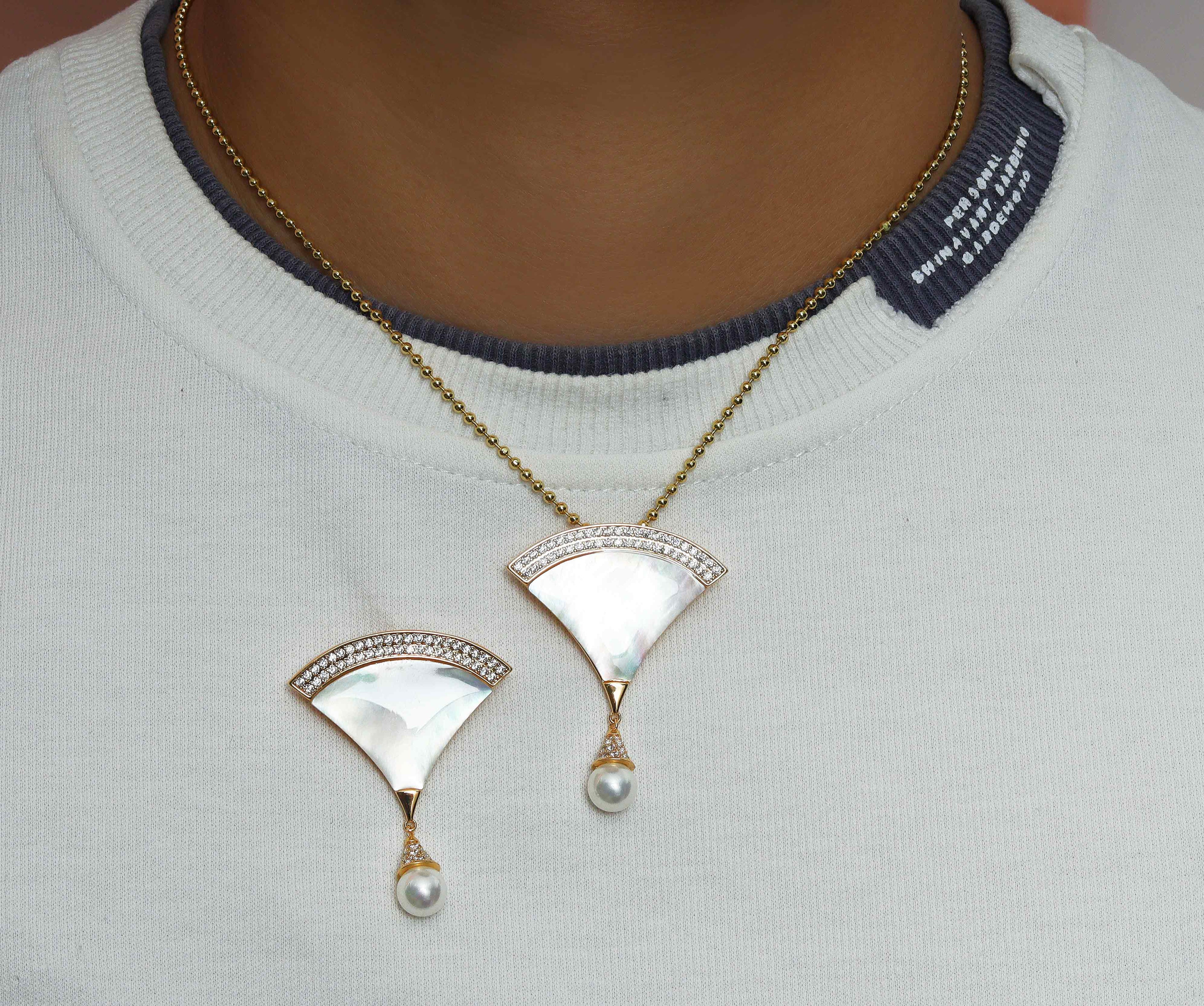 Mother of Pearl Fan Shape Pendant/Brooch Pin, sku#ZX73