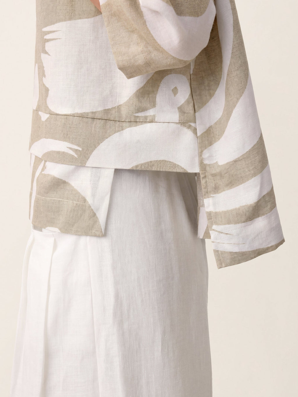 Linen Layered Asymmetric Top NOREEN