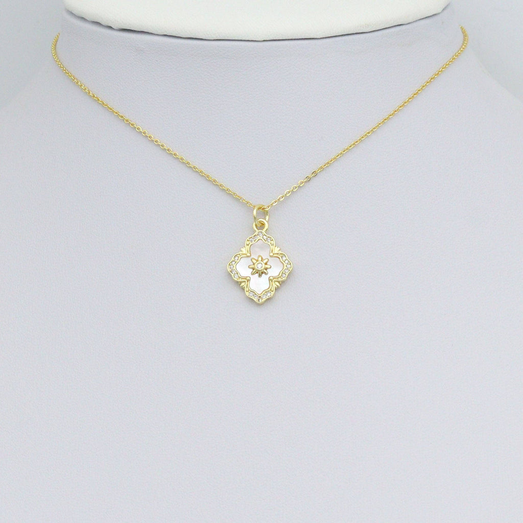 Mop Pearl Oval Flower with Star Charm Pendant, Sku#LX808