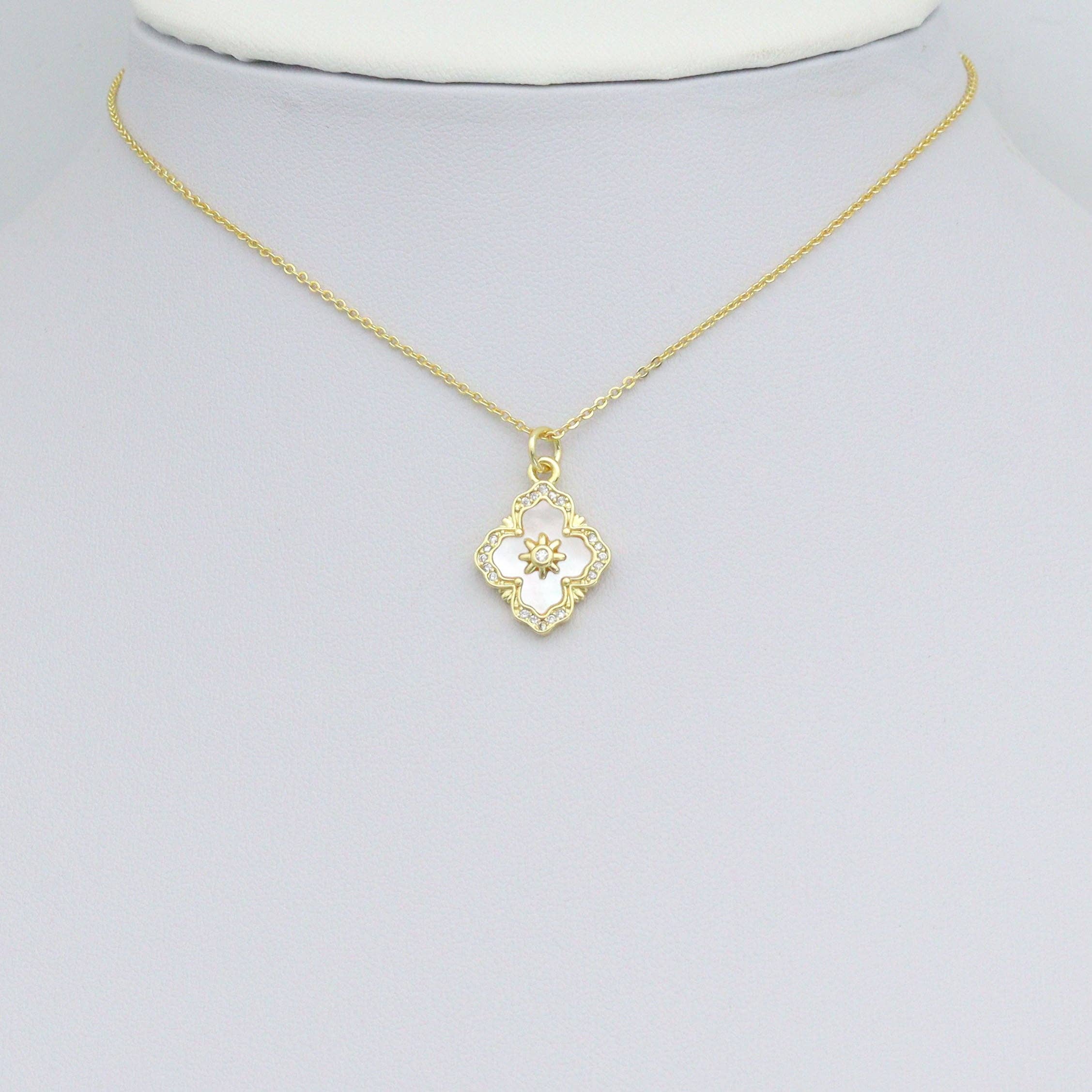Mop Pearl Oval Flower with Star Charm Pendant, Sku#LX808