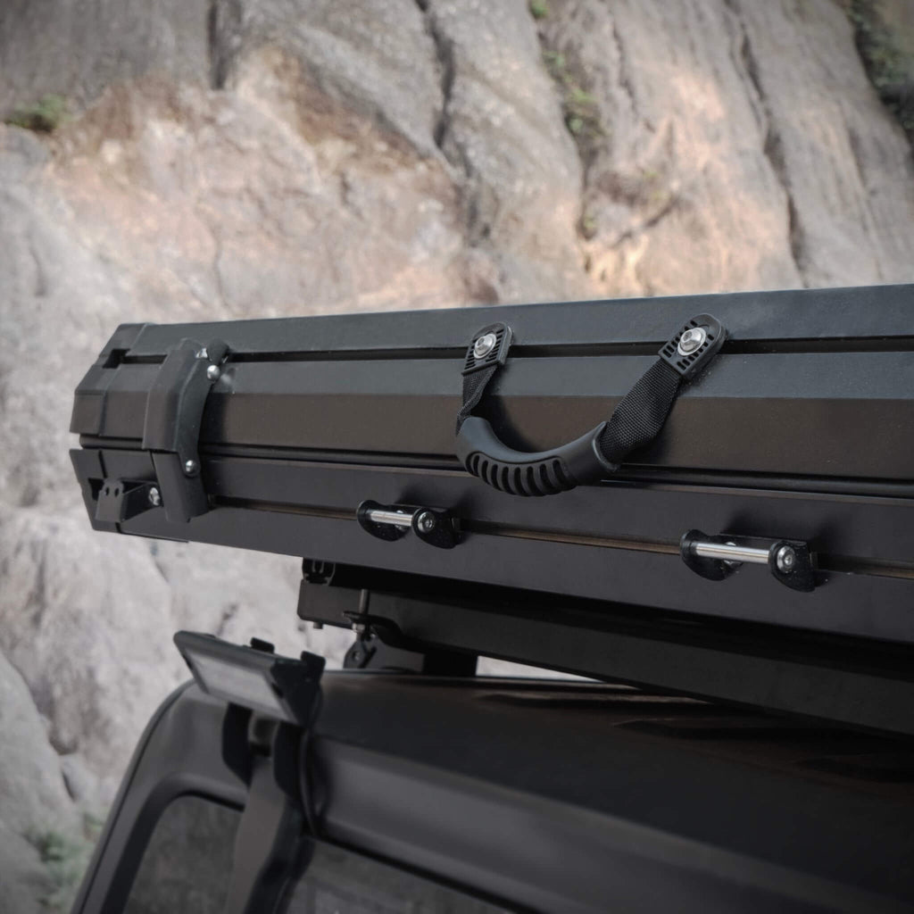 Trailora Heavy-Duty 2-3 Person Hardshell Rooftop Tent With Ladder (SAK93120)