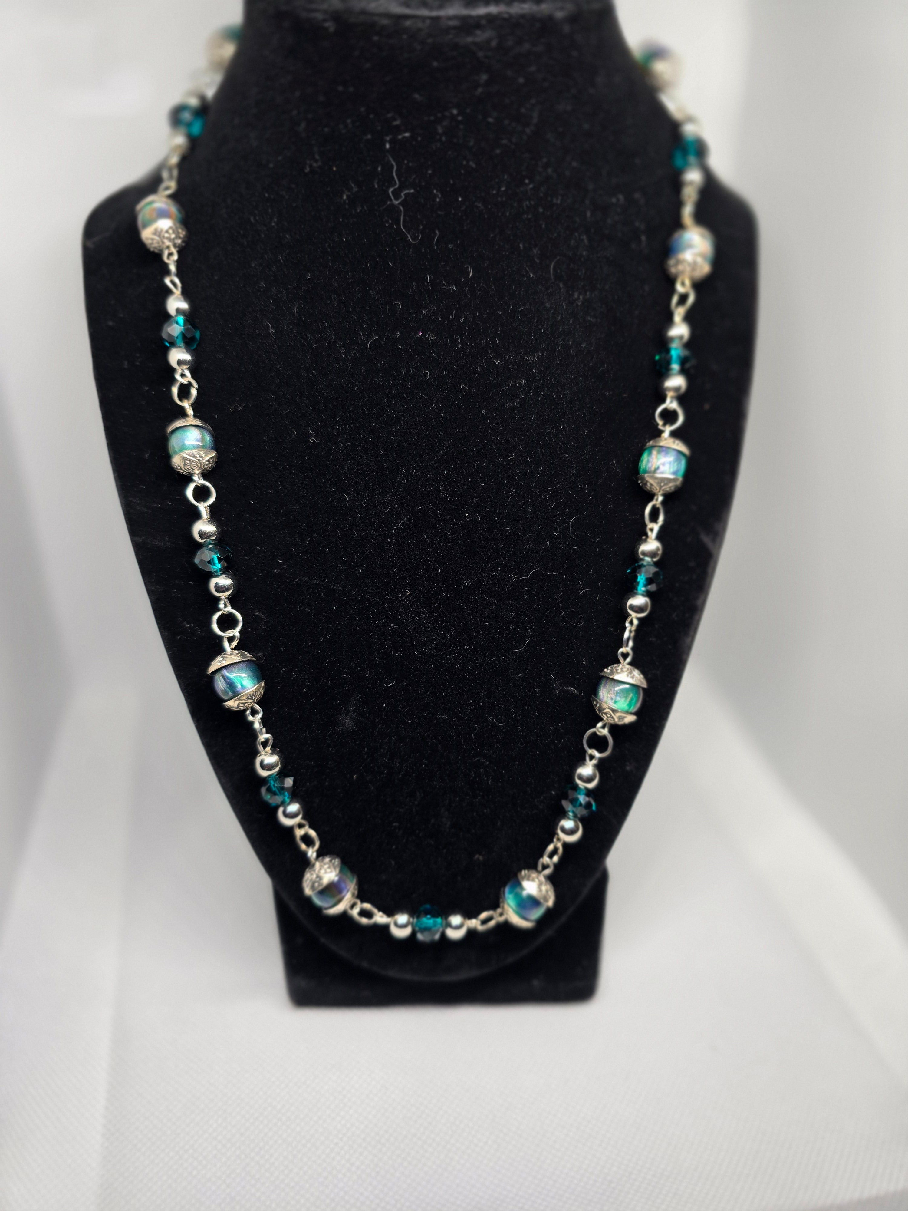 Green Cat-eye and Silvery Metal Necklace